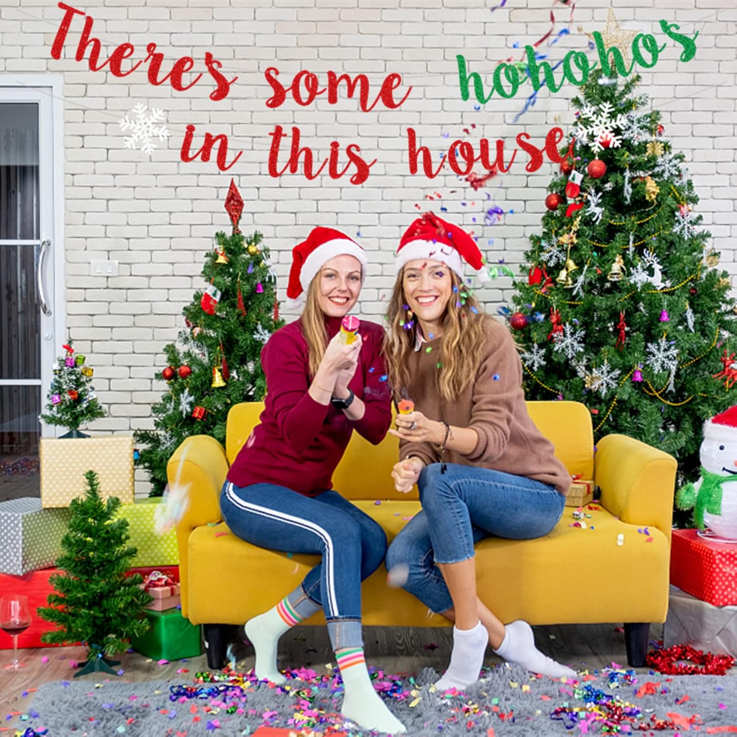 There'S Some Ho Ho Hos In This House Banner, Glittery Red Green Christmas Party Decorations Banners Winter Holiday Garland Photo Props Banner For Party Home Office Decorations