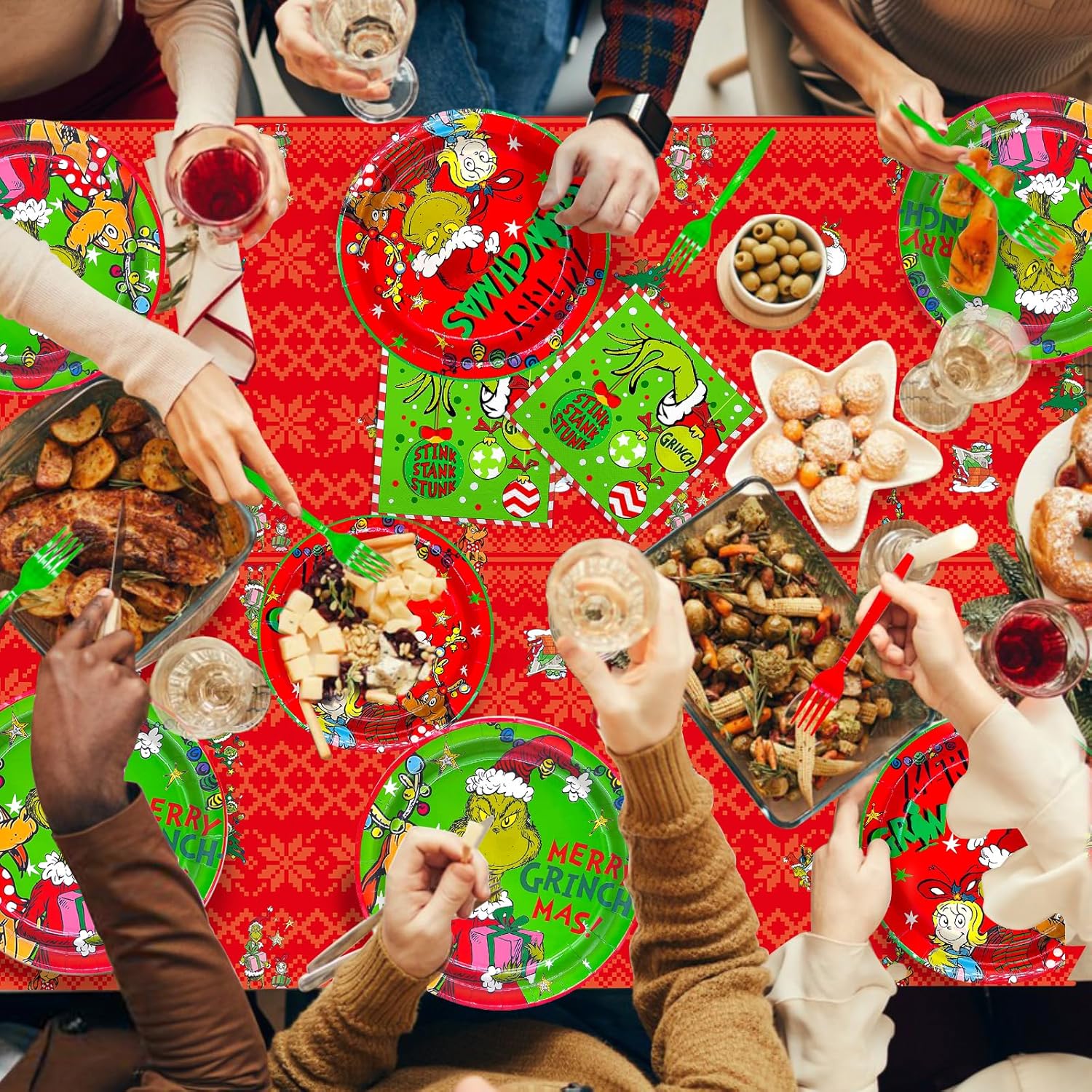 122Pcs Christmas Party Decorations Merry Christmas Party Supplies Tableware Set With Banner Plates Napkins Cups Tablecloth Forks Serve 24