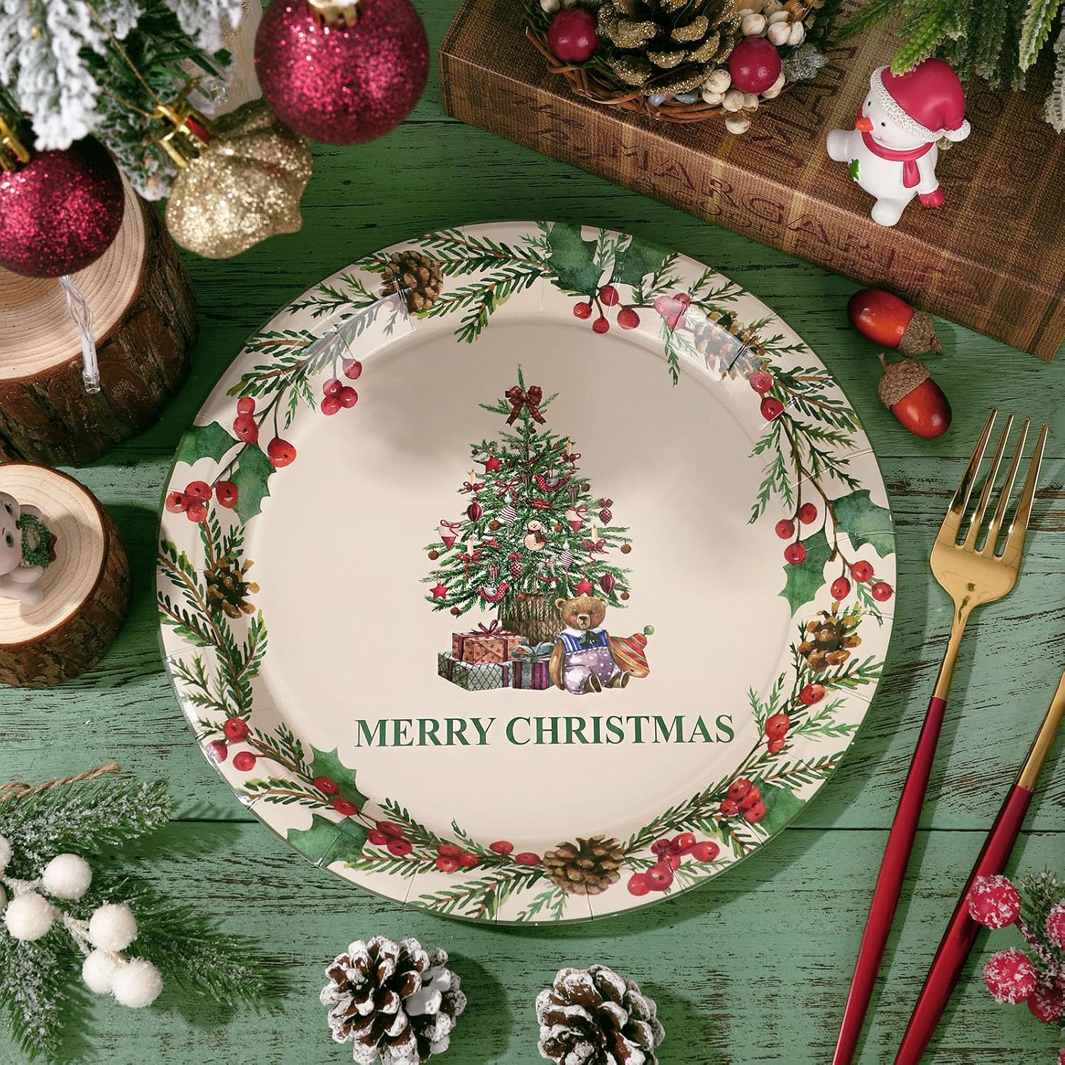 Christmas Paper Plates Christmas Tree Disposable Plates Mistletoe Wreath Xmas Dinnerware Plates Set 9 Inch For Winter Holiday Party Supplies Table Decor, 24Pcs