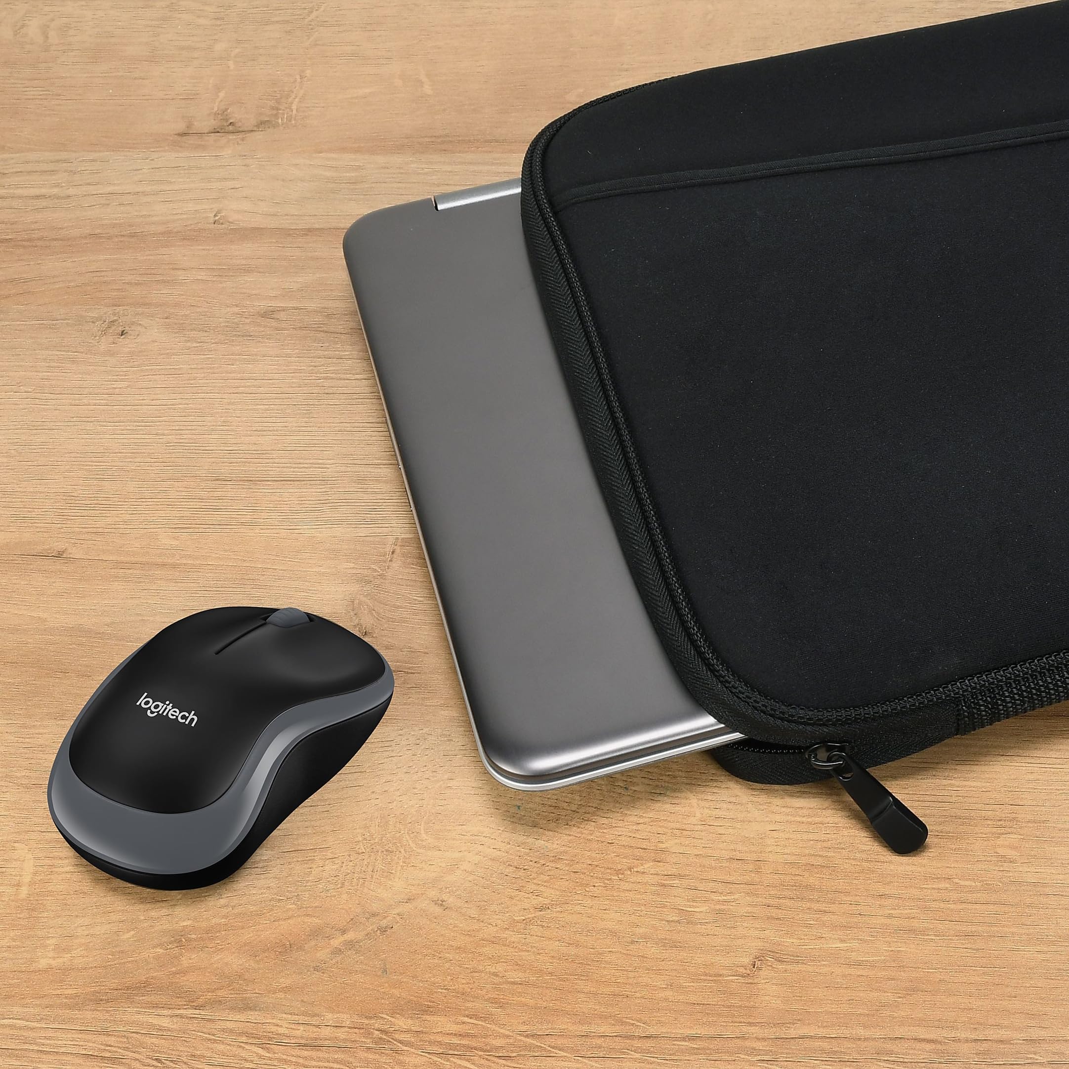 Bundle Wireless Mouse M185 Black & 16 Sleeve (Black)
