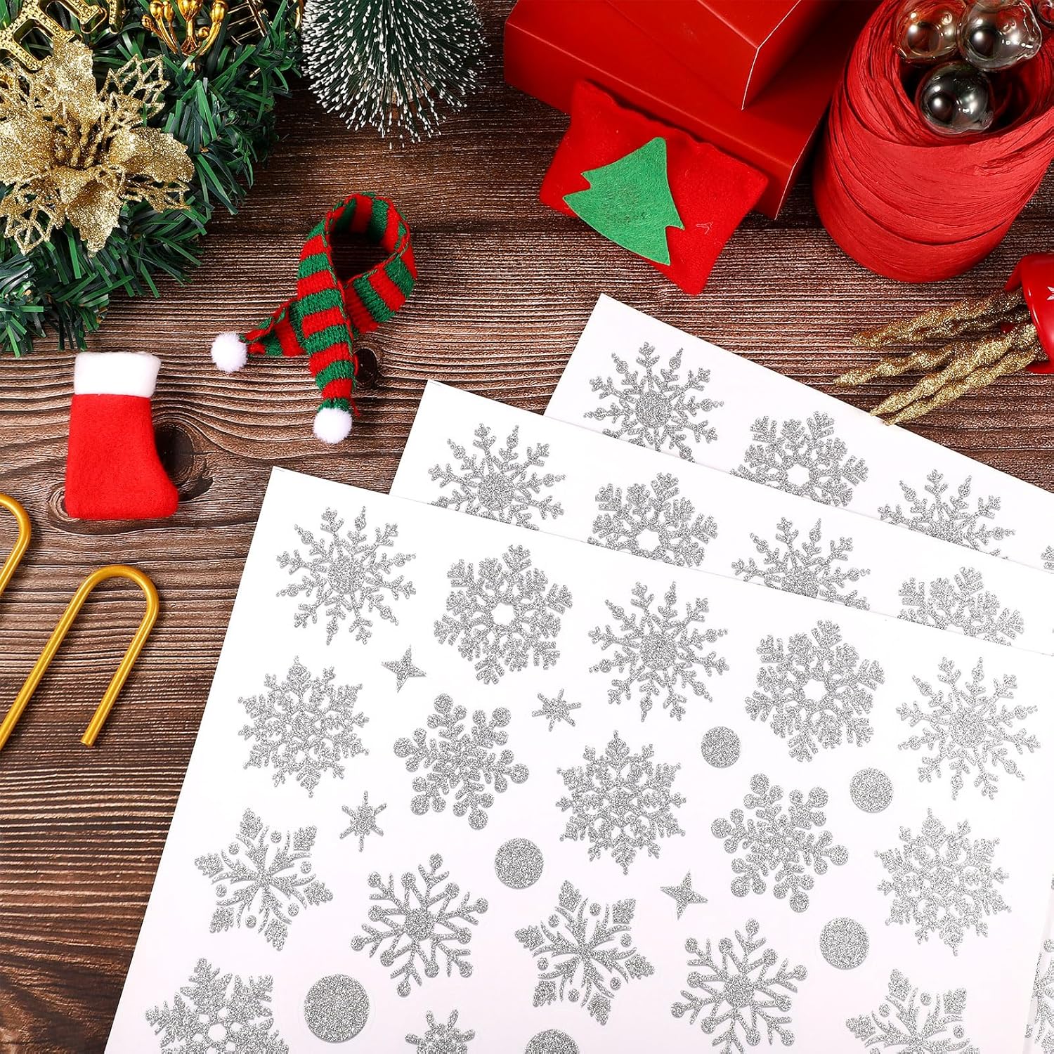 520Pcs/10 Sheets Christmas Stickers, Winter Stickers Glitter Snowflake Decals Self-Adhesive Xmas Envelope Seals Small Dots Snowflake Labels Decorations For Crafts Card Holiday Decor(Silver)