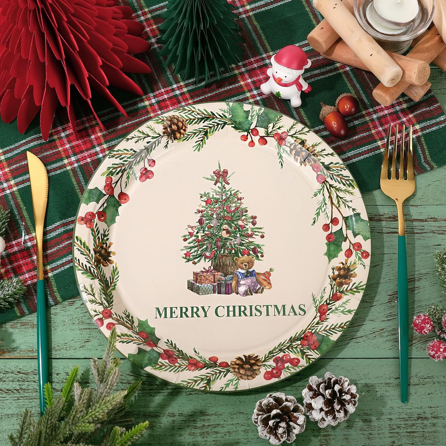 Christmas Paper Plates Christmas Tree Disposable Plates Mistletoe Wreath Xmas Dinnerware Plates Set 9 Inch For Winter Holiday Party Supplies Table Decor, 24Pcs