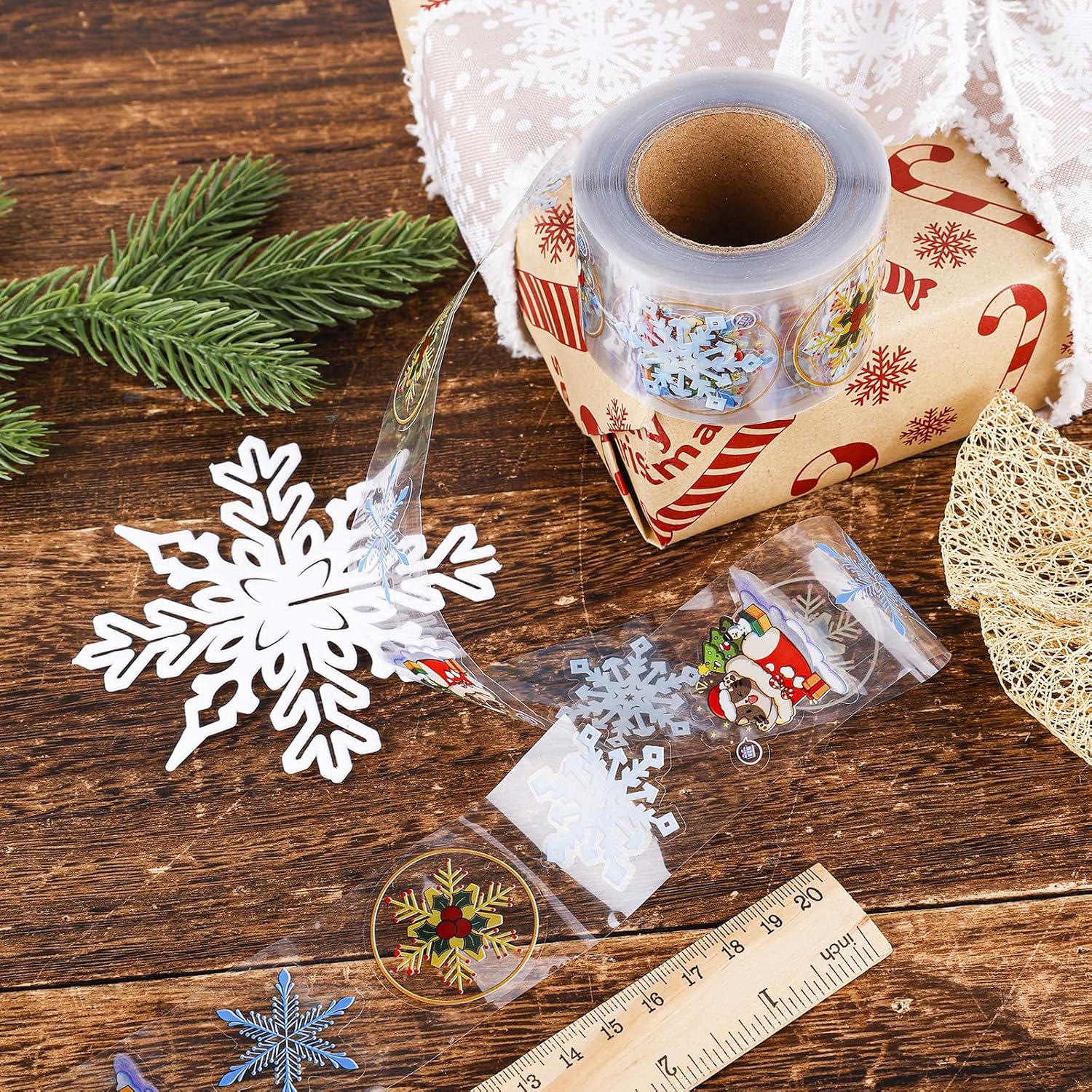 500Pcs 1.5In Clear Merry Christmas Stickers Roll, 4 Styles Foil Gold Round Snowflake Christmas Tree Pattern Present Decorative Labels Seals For Envelope Sealing Invitation Greeting Cards Gift Decor