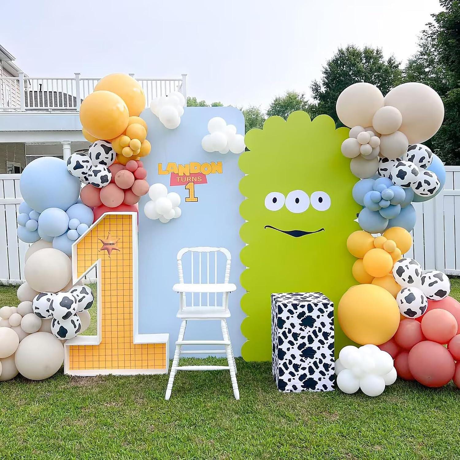 Cow Print Balloon Kit | Farmhouse Country Western Party Decor